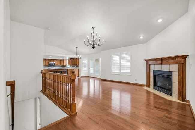 Building Photo - Spacious 7 Bed Kaysville Home with Two Kitchens