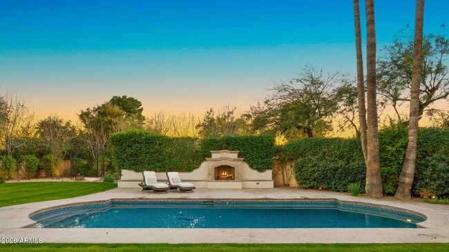 Building Photo - 8501 N Golf Dr