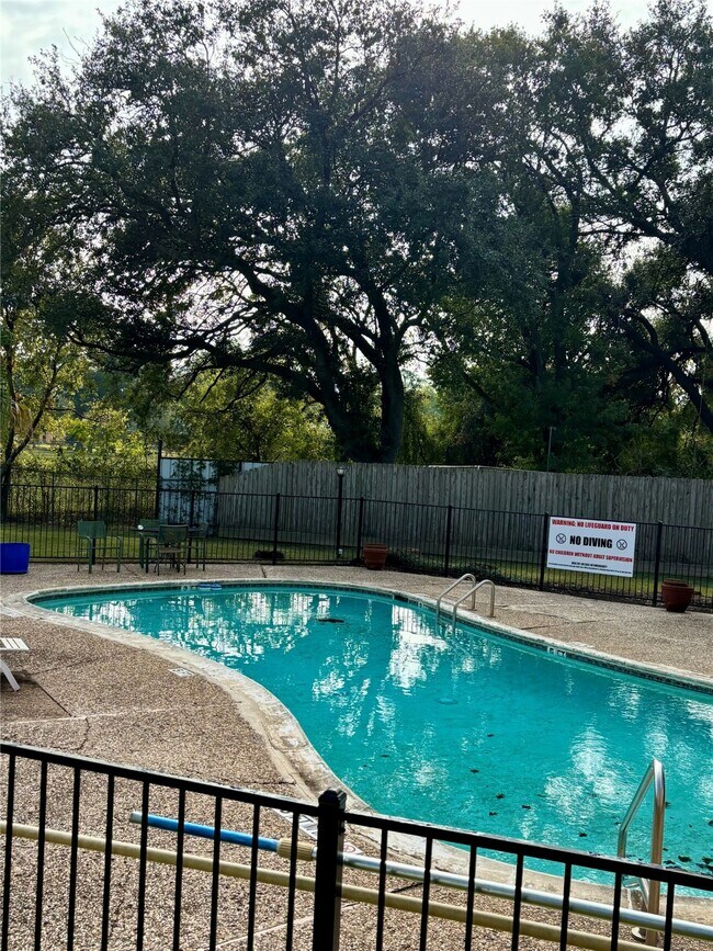 Building Photo - 5100 Allendale Rd