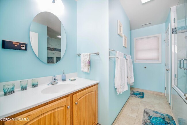 Building Photo - 45 Sylvia Ln