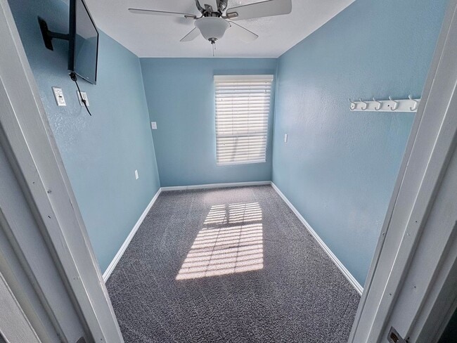 Building Photo - 620 E Main St