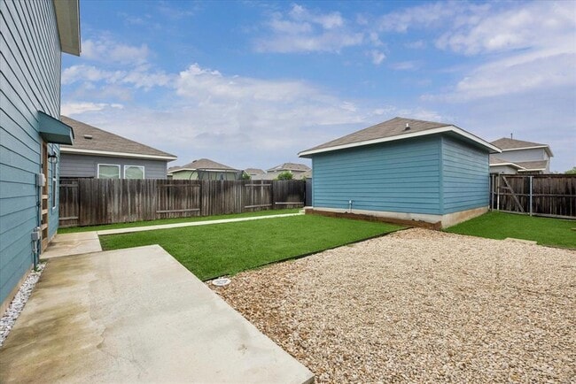 Building Photo - 145 Horsemint Way