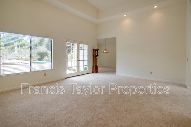 Building Photo - 3209 Avenida Hacienda