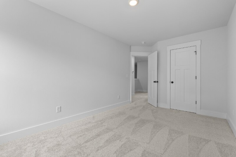 Building Photo - 142 Shager Pl