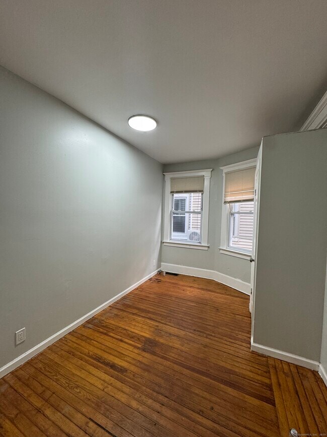 Building Photo - 63 Sheffield Ave