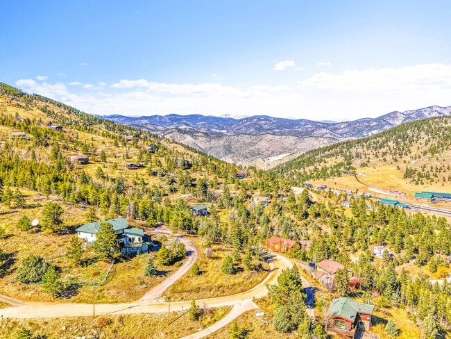 Building Photo - 1244 Hyland Dr