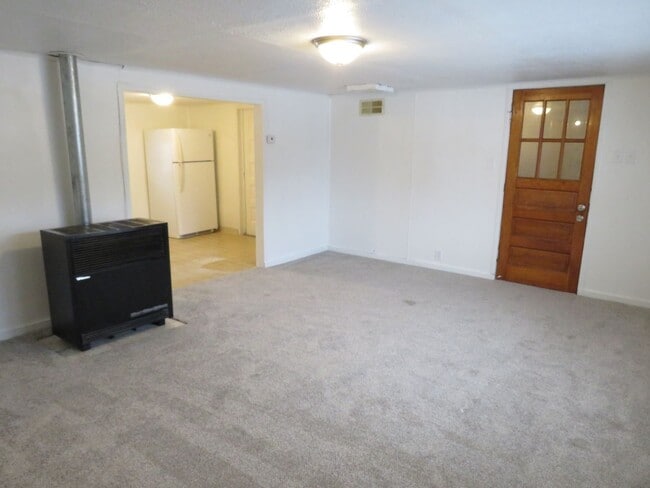 Building Photo - 1620 Canary Ave