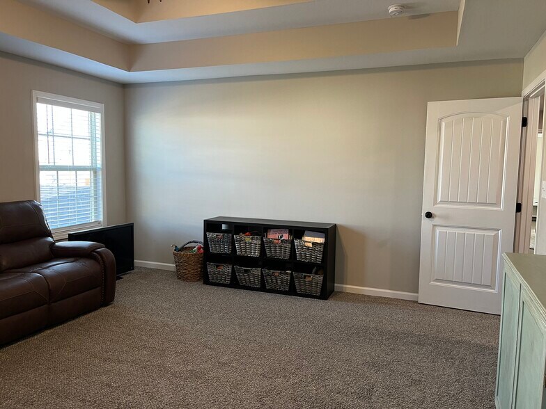 Building Photo - 1529 Kestrel Dr