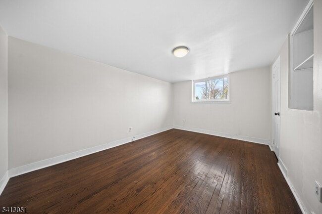 Building Photo - 339 N 6th St