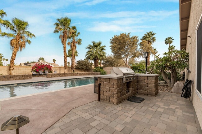 Building Photo - 43260 Silk Tree Ln