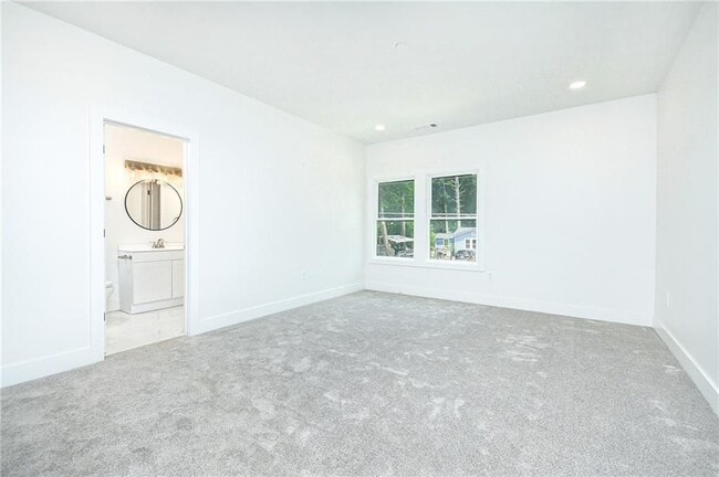 Building Photo - 3604 Pineview Cir NW