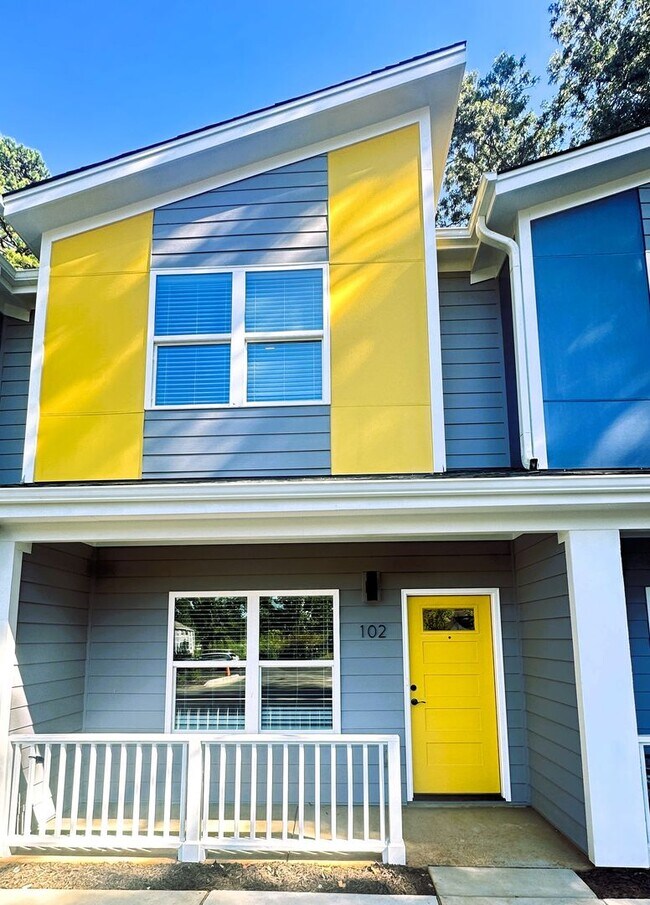 Building Photo - New Construction townhome near NC State