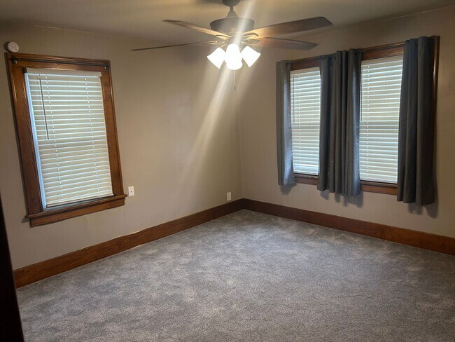 Building Photo - Charming 4BR House in Steubenville