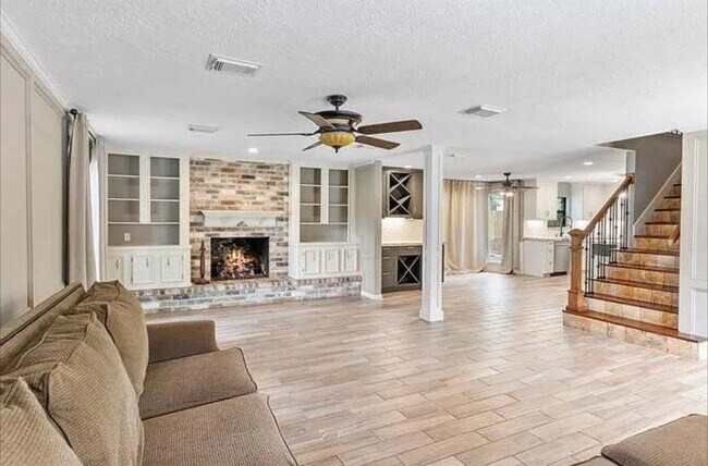 Building Photo - 6018 Gnarled Oaks Ct