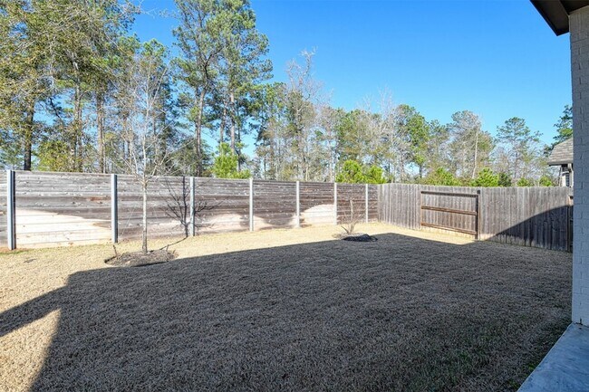 Building Photo - 17099 Crimson Crest Dr