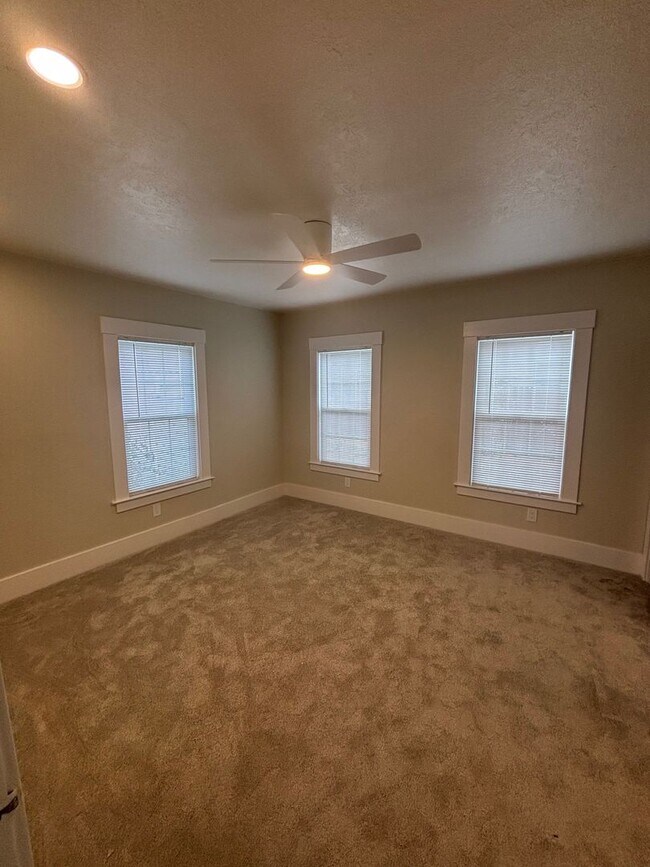 Building Photo - Newly updated 3 Bedroom 2 Bathroom Single Level Home in Santa Rosa's Junior College Area