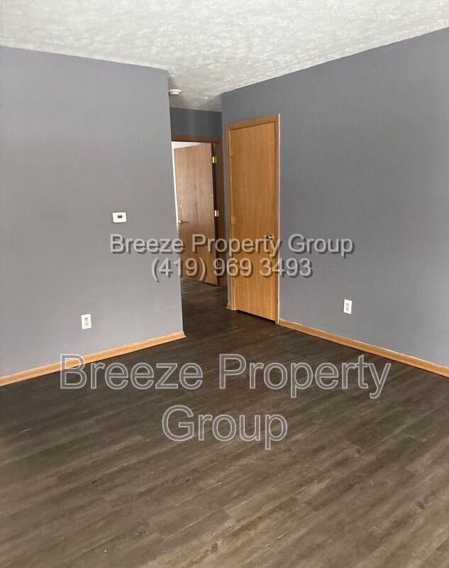 Building Photo - 329 S Jackson St