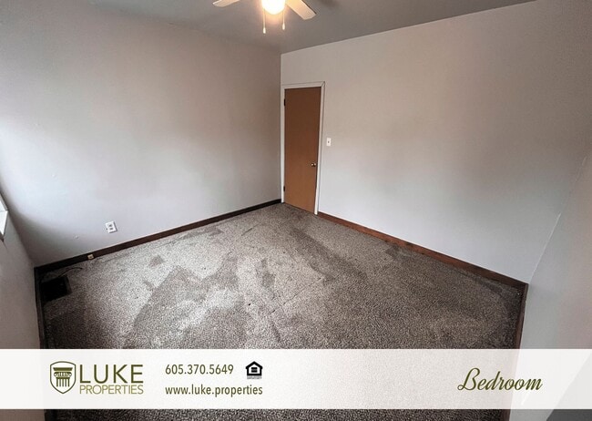 Building Photo - 320 S Dakota St