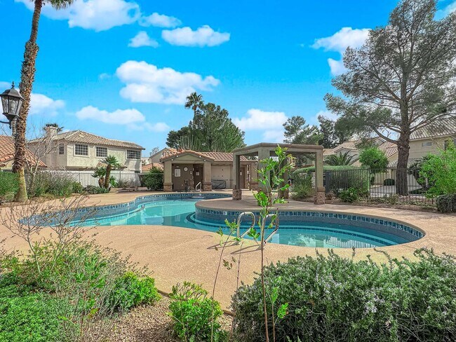 Building Photo - Beautiful Single Story home in Painted Des...