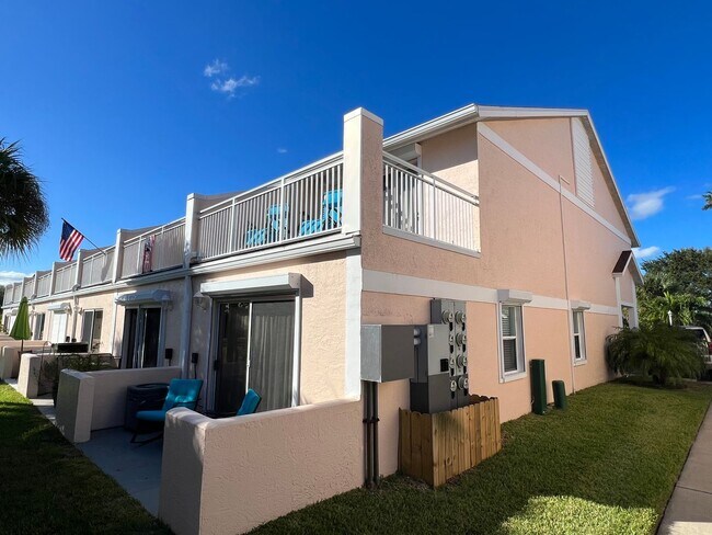 Building Photo - Townhomes of Cocoa Beach #108 - SHORT TERM...