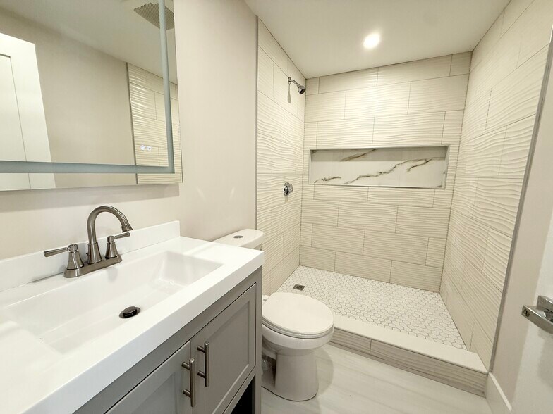 Building Photo - 10 Cawfield St