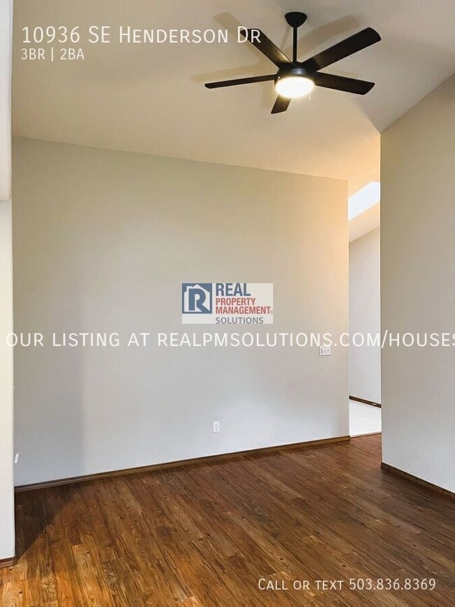 Building Photo - 10936 SE Henderson Dr