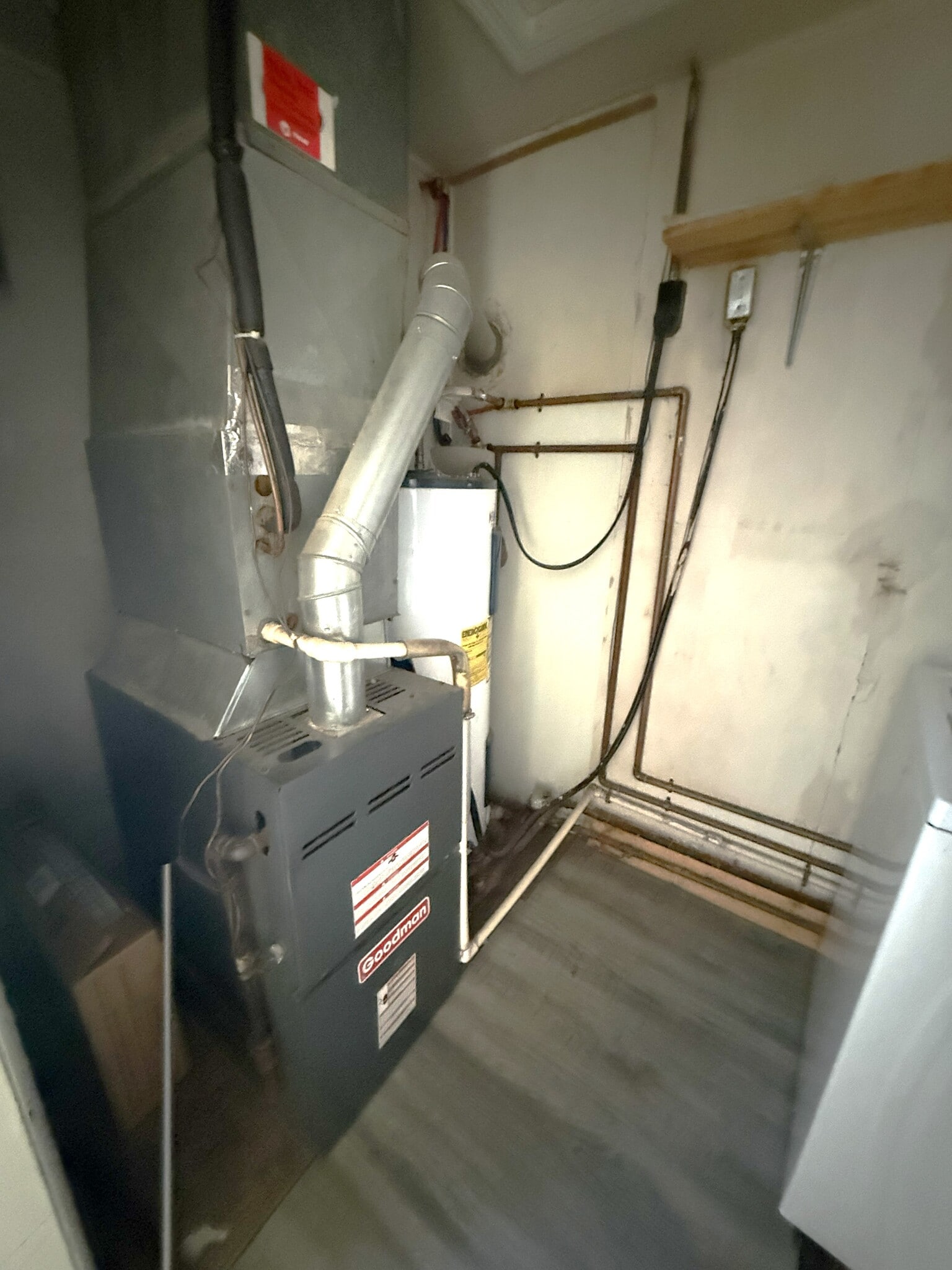 Building Photo - 1524 N Summit Ave