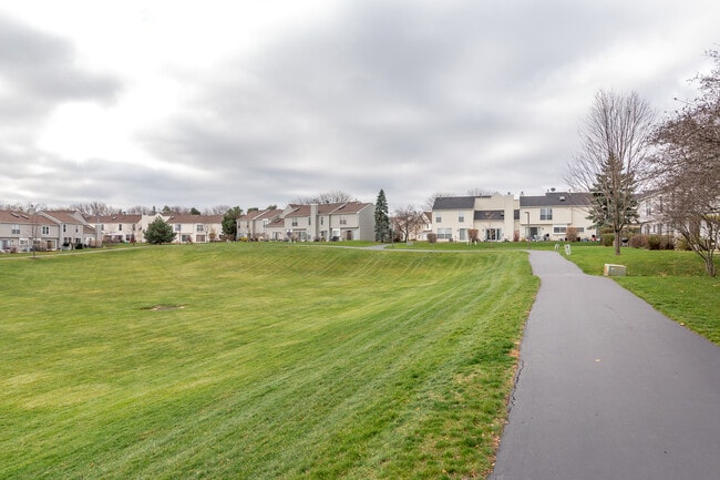 Building Photo - 23 Carey Ln