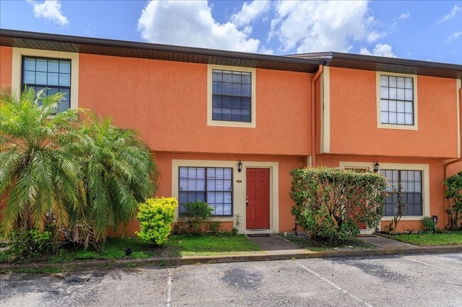 Primary Photo - Winter Park 2 Bedroom Upgraded Condo