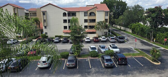 Building Photo - 8933 SW 123rd Ct