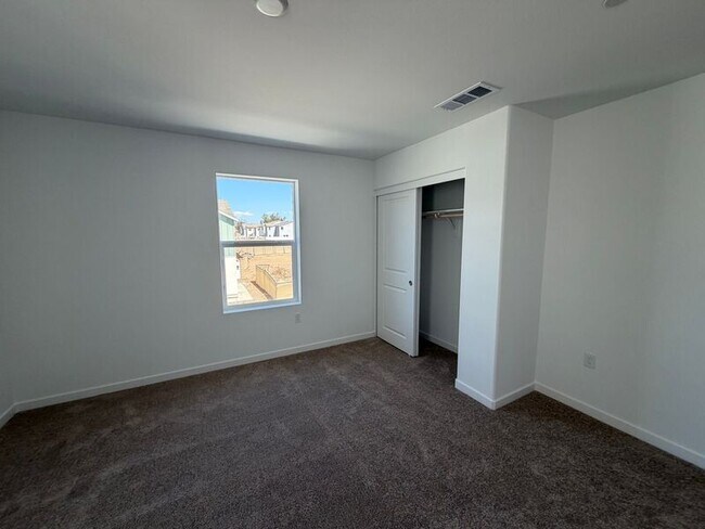 Building Photo - 36549 Altisima Dr