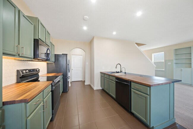 Building Photo - 12241 Cashton