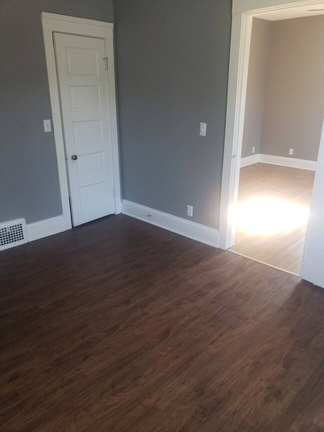 Building Photo - 3483 W 63rd St