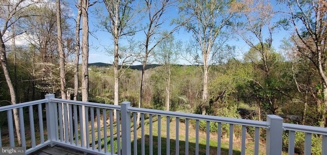 Building Photo - 6721 Springhouse Ln