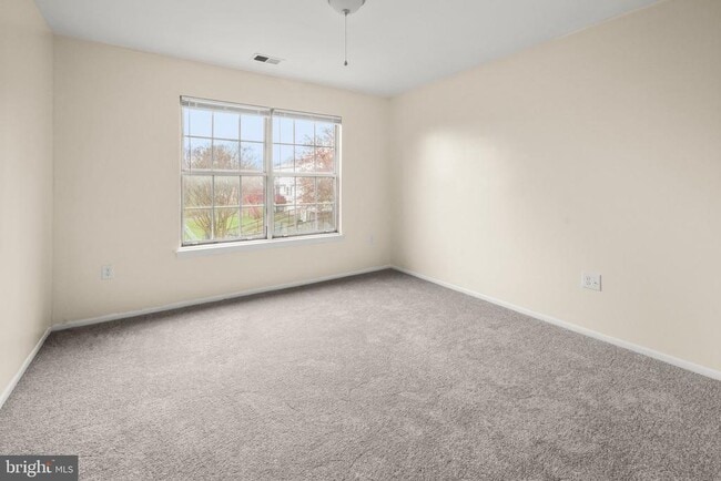 Building Photo - 7637 Seans Terrace