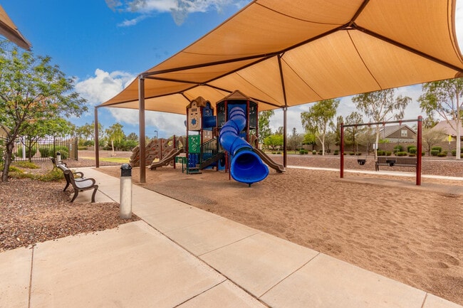 Building Photo - 41342 W Capistrano Dr
