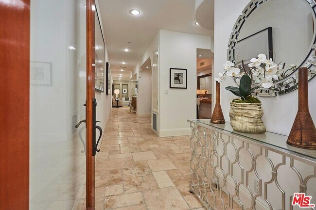 Building Photo - 16123 W Sunset Blvd