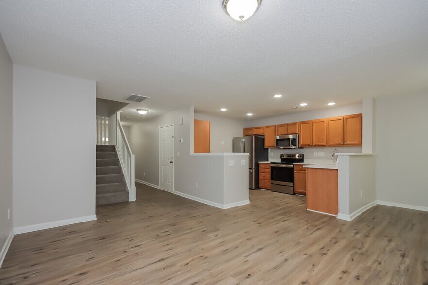 Building Photo - 8042 Christmas Ct