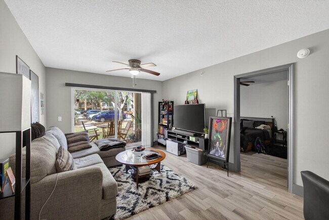 Building Photo - 4211 San Marino Blvd