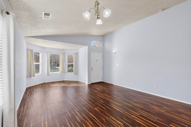 Building Photo - Montano Unser NW 3/4 bedroom 2/bath 2/Car garage