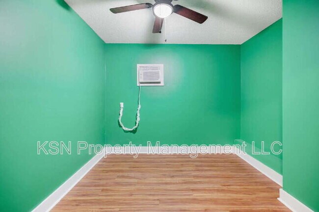 Building Photo - 123 Salt Landing Cir