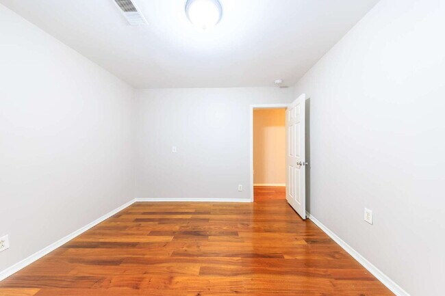 Building Photo - Quaint East Nashville Home for Lease w/ Month-to-Month Lease Options!