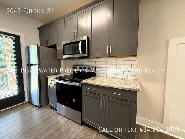 Building Photo - 3043 Fulton St