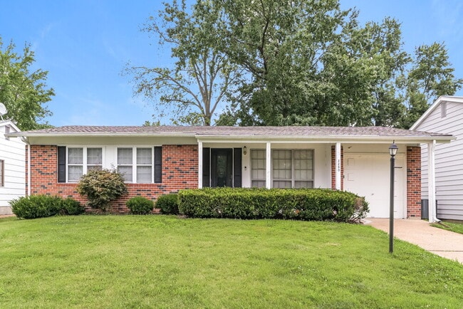 Building Photo - 2250 Briarcrest Dr