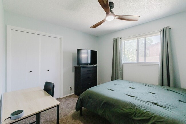 Building Photo - Adorable 3 Bedroom Home