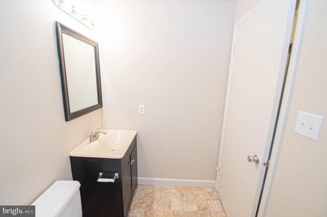 Building Photo - 804 College Ln