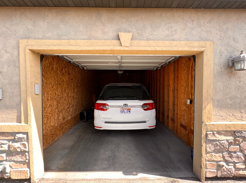 Extra Long Garage - 574 S 2150 W