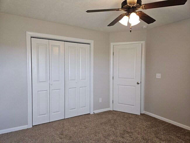 Building Photo - 2074 Limerick Ct