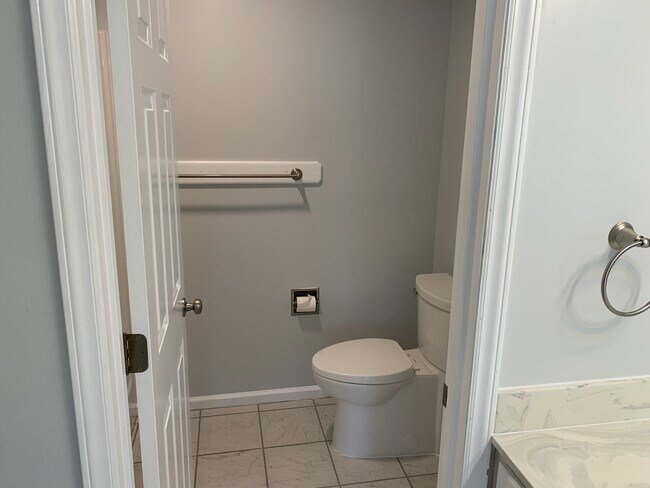 Master Bathroom - 106 Whitaker Ct