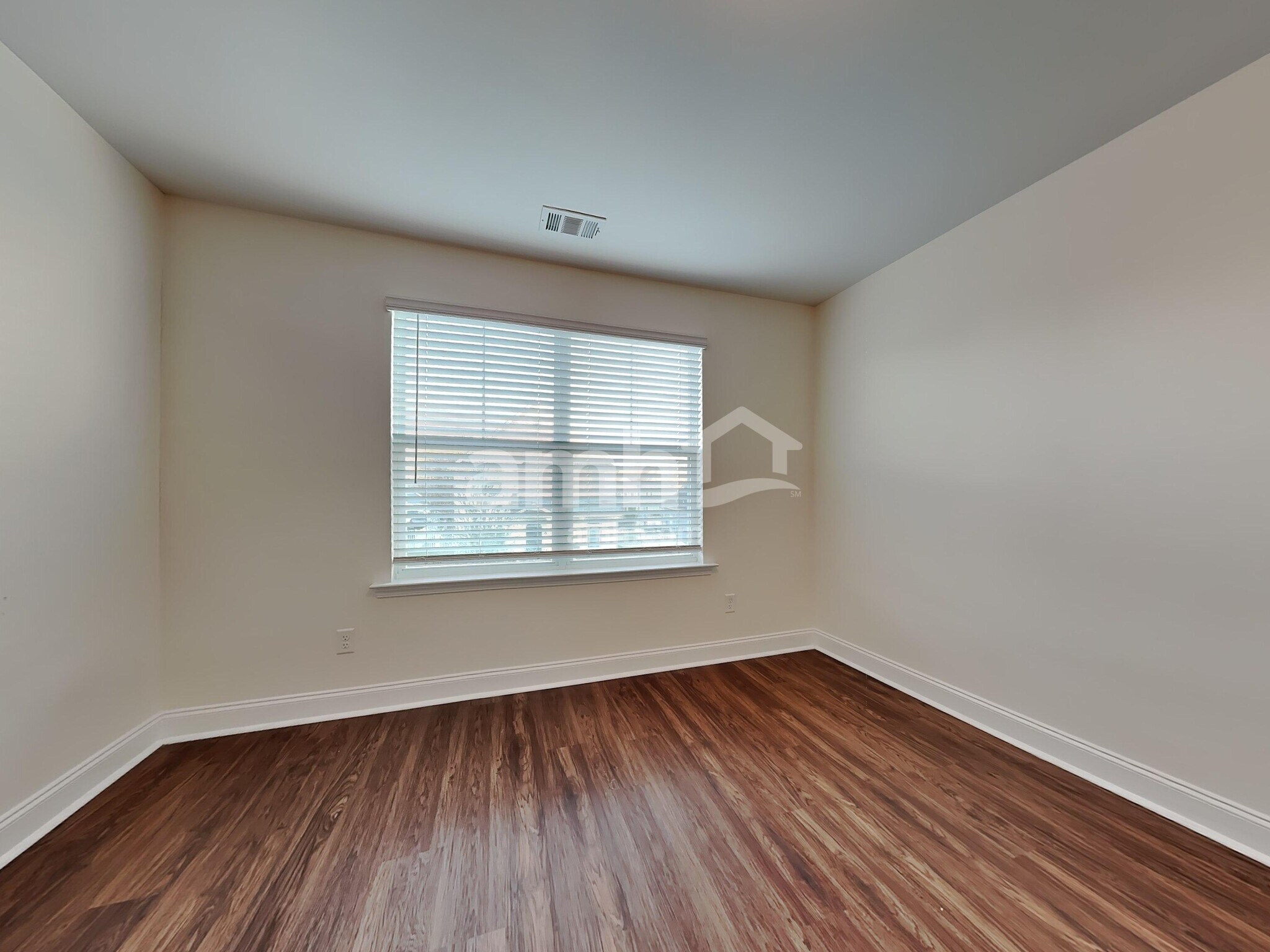 Building Photo - 208 Clearwater Cir